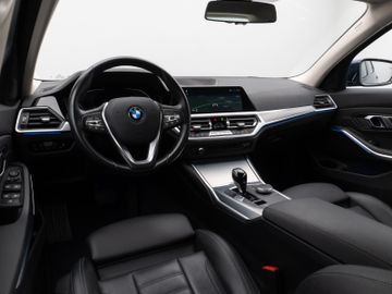 Fahrzeugabbildung BMW 320d xD Sport Line Kamera Laser HiFi AHK Komfort