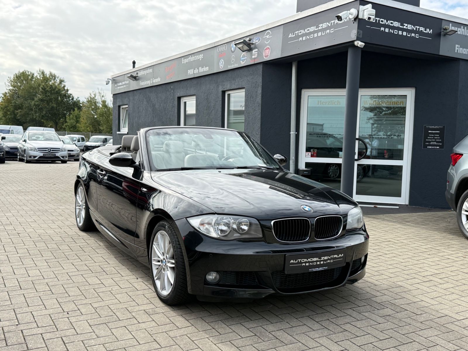 BMW 118 d Cabrio M-Sportpaket Aut. /LEDER/NAVI/SITZH
