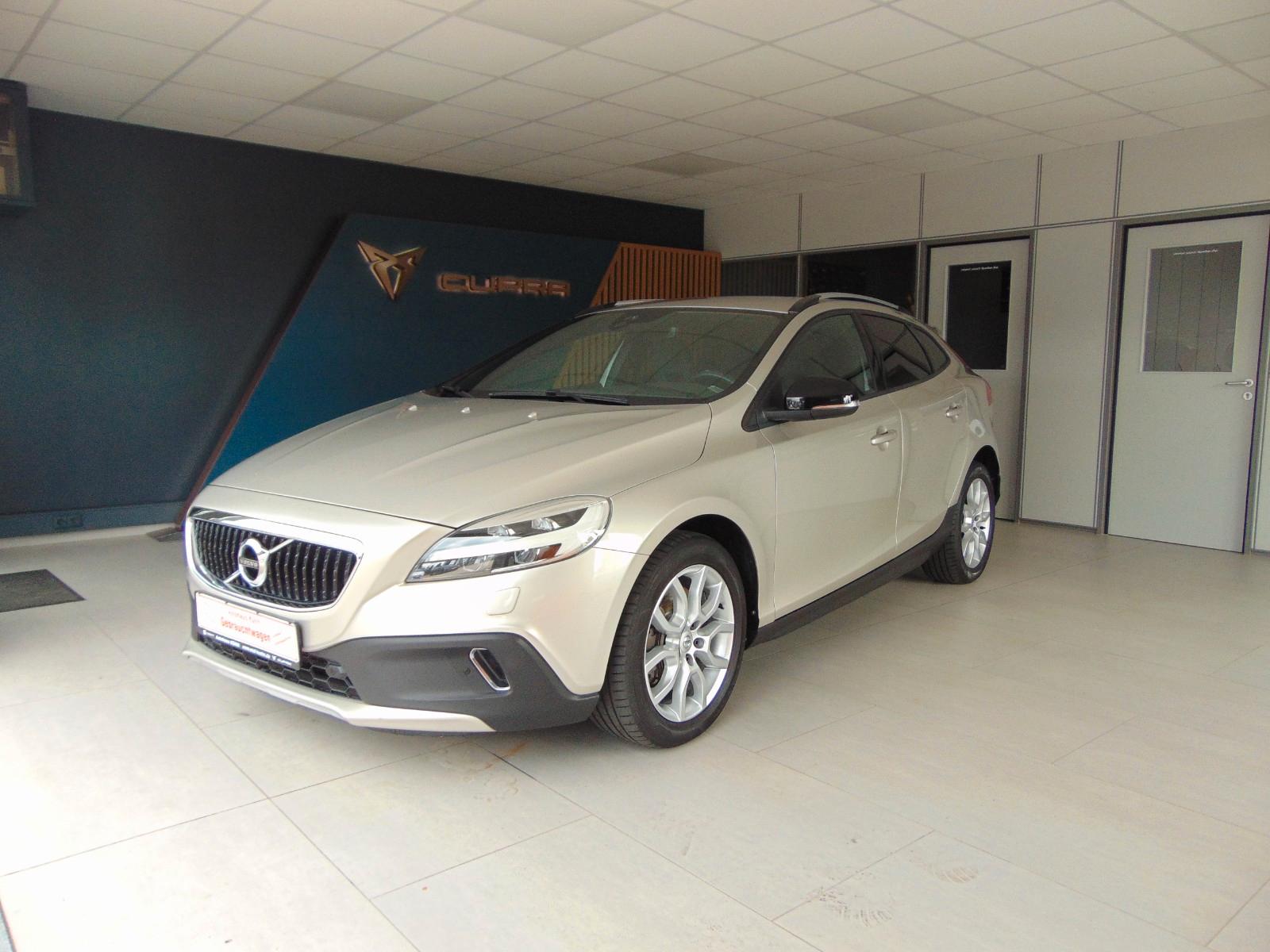 Volvo V40 Cross Country Momentum TDI Automatik