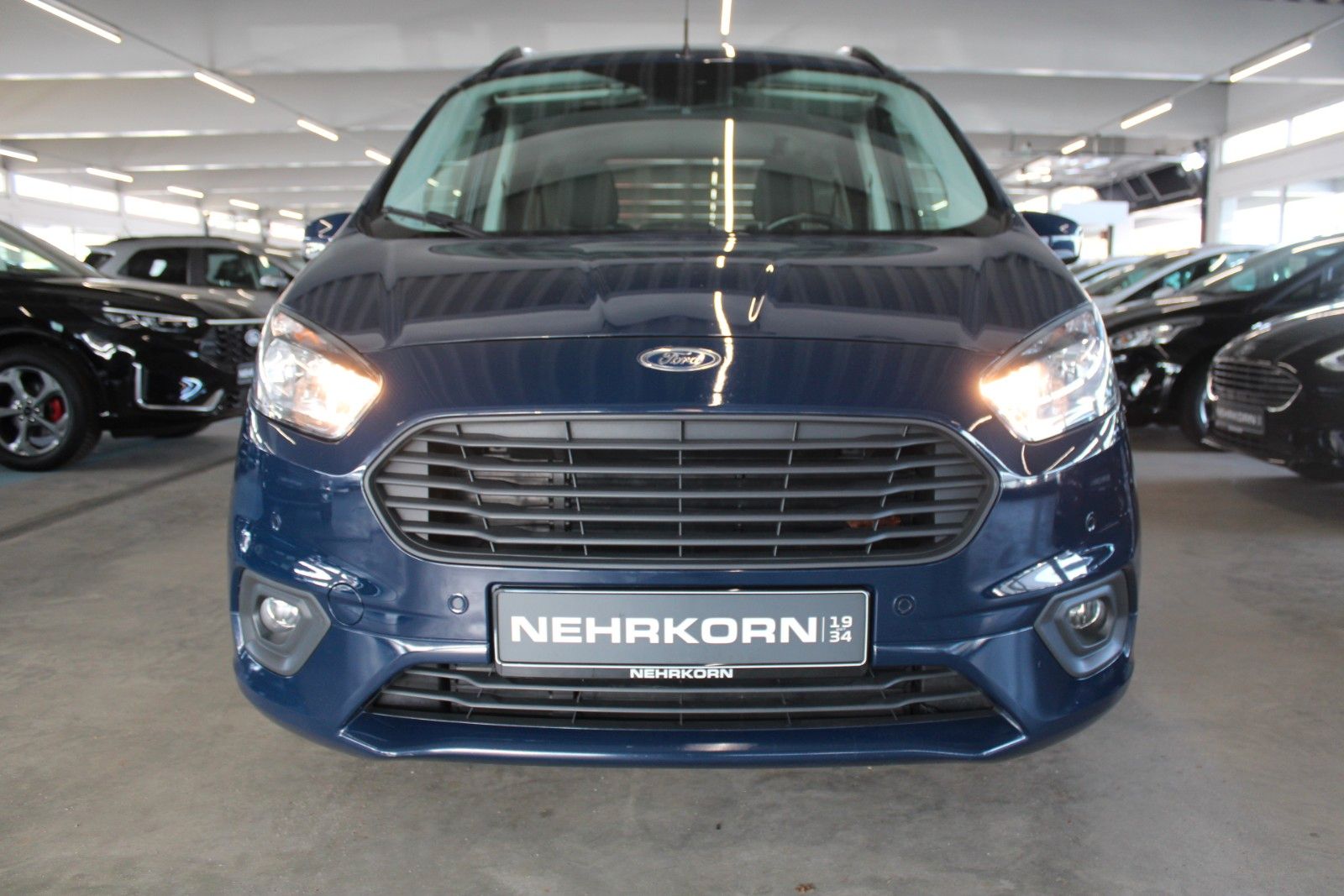 Fahrzeugabbildung Ford Tourneo Courier 1.5 TDCi Trend AHK KLIMA WinterP