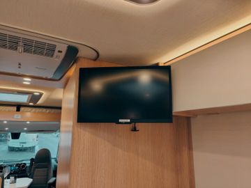 Fahrzeugabbildung HYMER / ERIBA / HYMERCAR B-KLASSE MODERN COMFORT BMC-I 680 PREMIUM