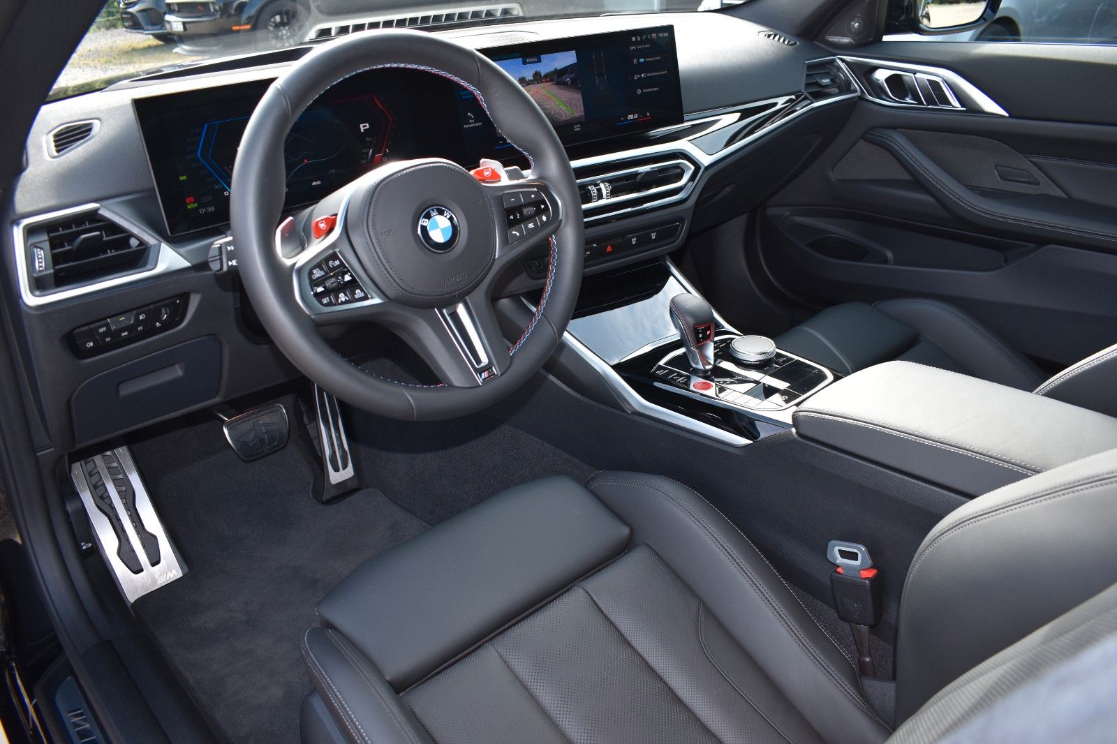 Fahrzeugabbildung BMW M4 Coupe xDrive Competition