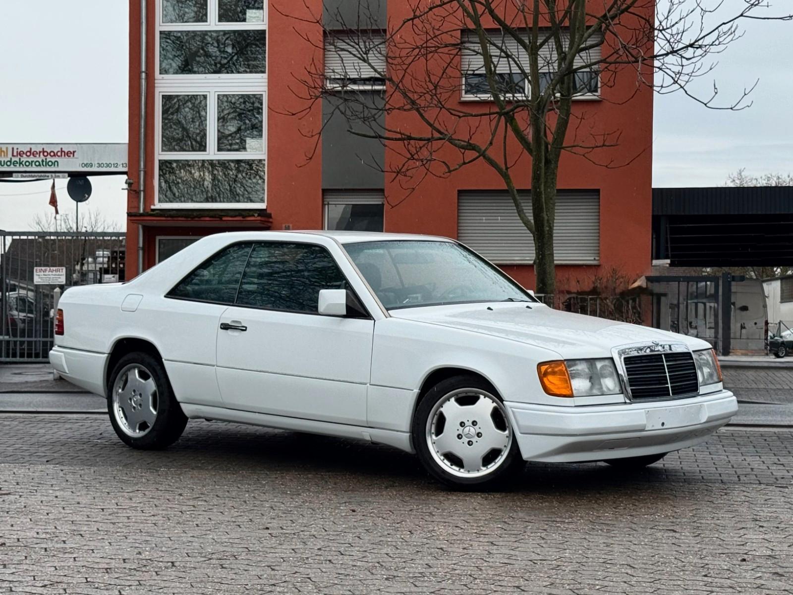 Mercedes-Benz E 300 CE