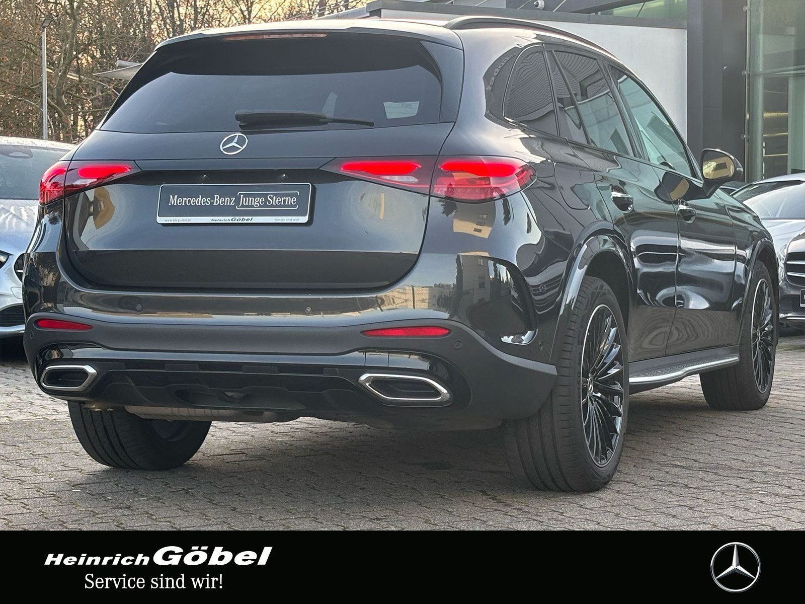Fahrzeugabbildung Mercedes-Benz GLC 300 d 4M AMG*PANO*AHK*20ZOLL*360°KAM*DISTRON