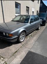 BMW e32 730i Handschalter - BMW 730: E32 730i