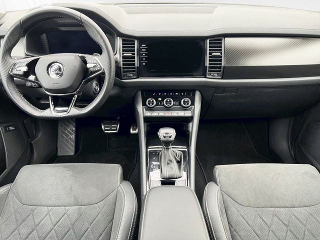 Skoda Kodiaq Sportline 4x4 360° AHK 7-Sitze DCC VZE AC