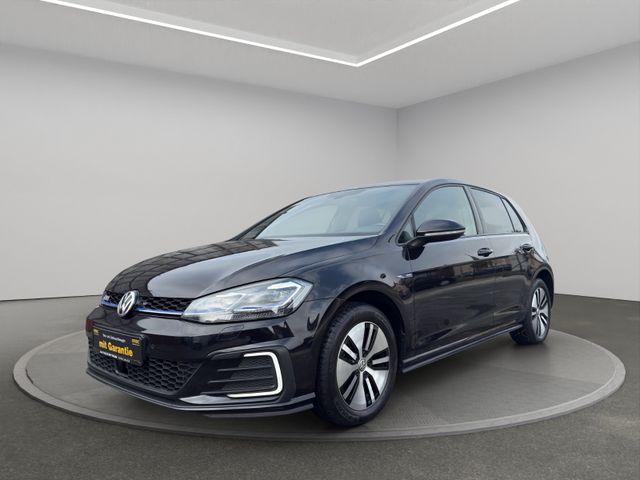 Volkswagen Golf VII Lim. 1.4 TSI GTE LED Navi ACC Side