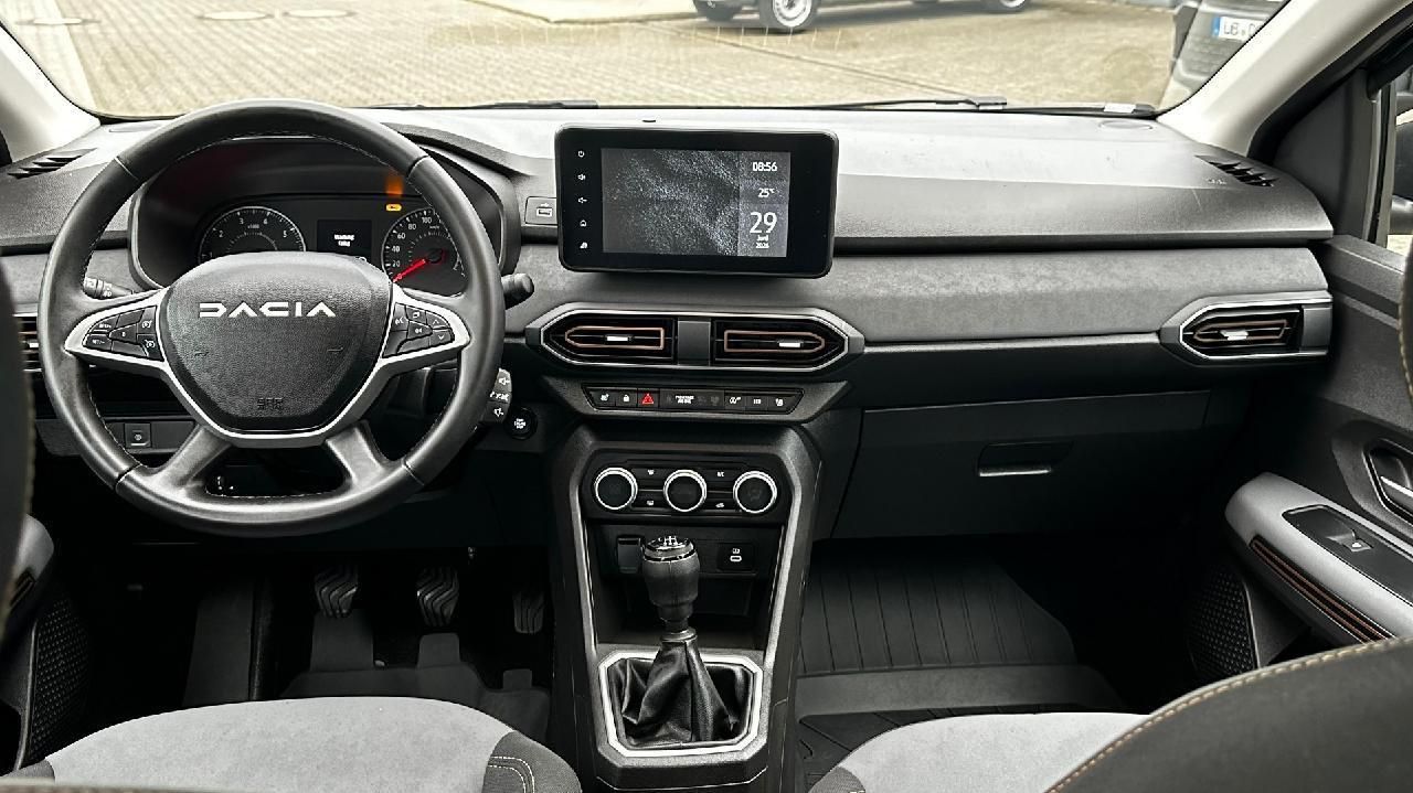Fahrzeugabbildung Dacia Sandero Stepway Extreme TCe 110