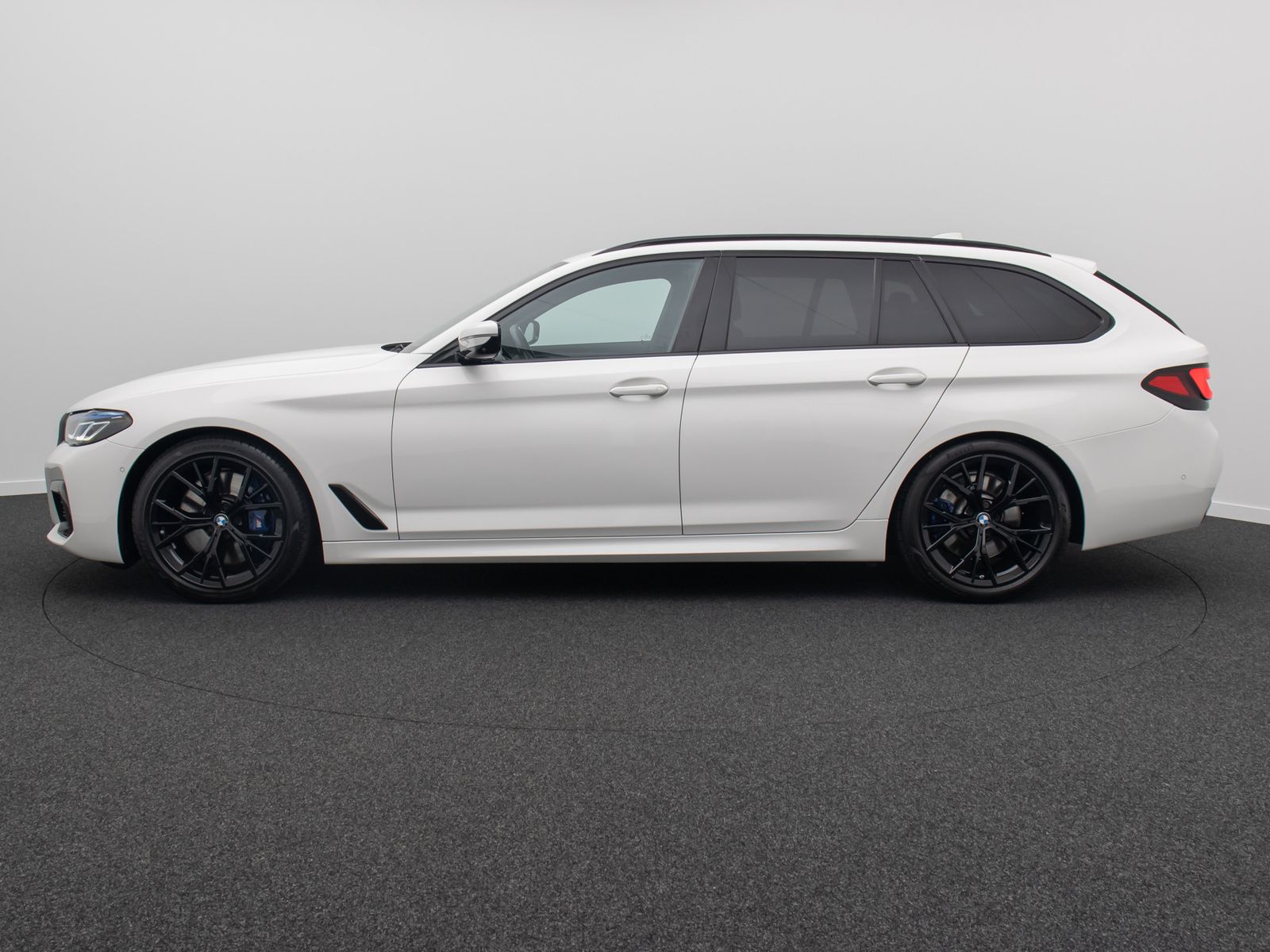 Fahrzeugabbildung BMW 540i xD M Sport 360°Memory DAB AHK Belüftung H/K
