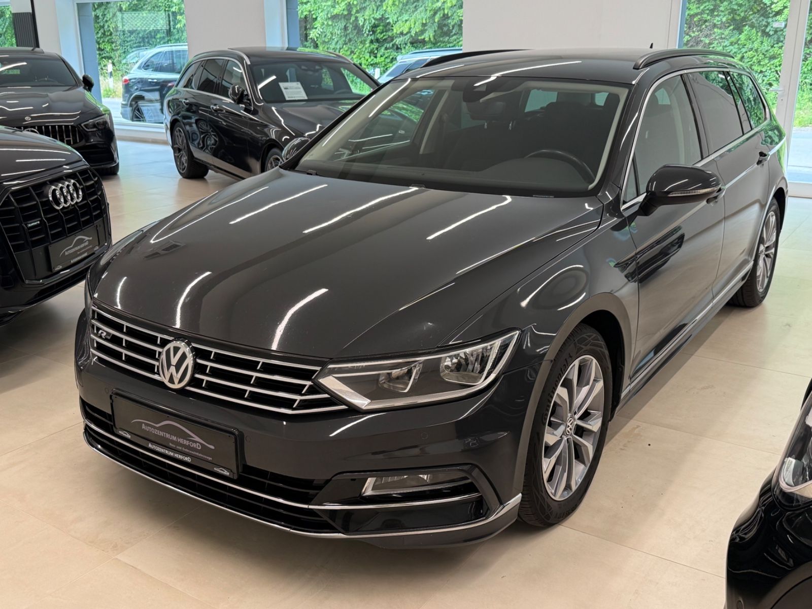 VW Passat Variant Comfortline  R-Line DSG Navi AHK
