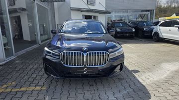 BMW 750 - 8