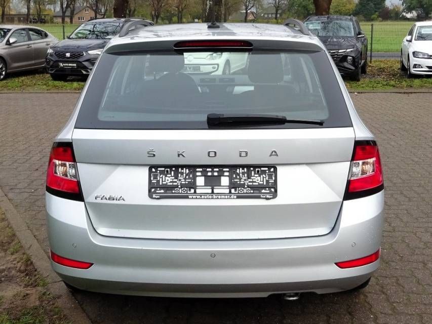 Fahrzeugabbildung SKODA Combi 1.0 TSI Ambition ALW-Reifen/ AHK abnehmbar