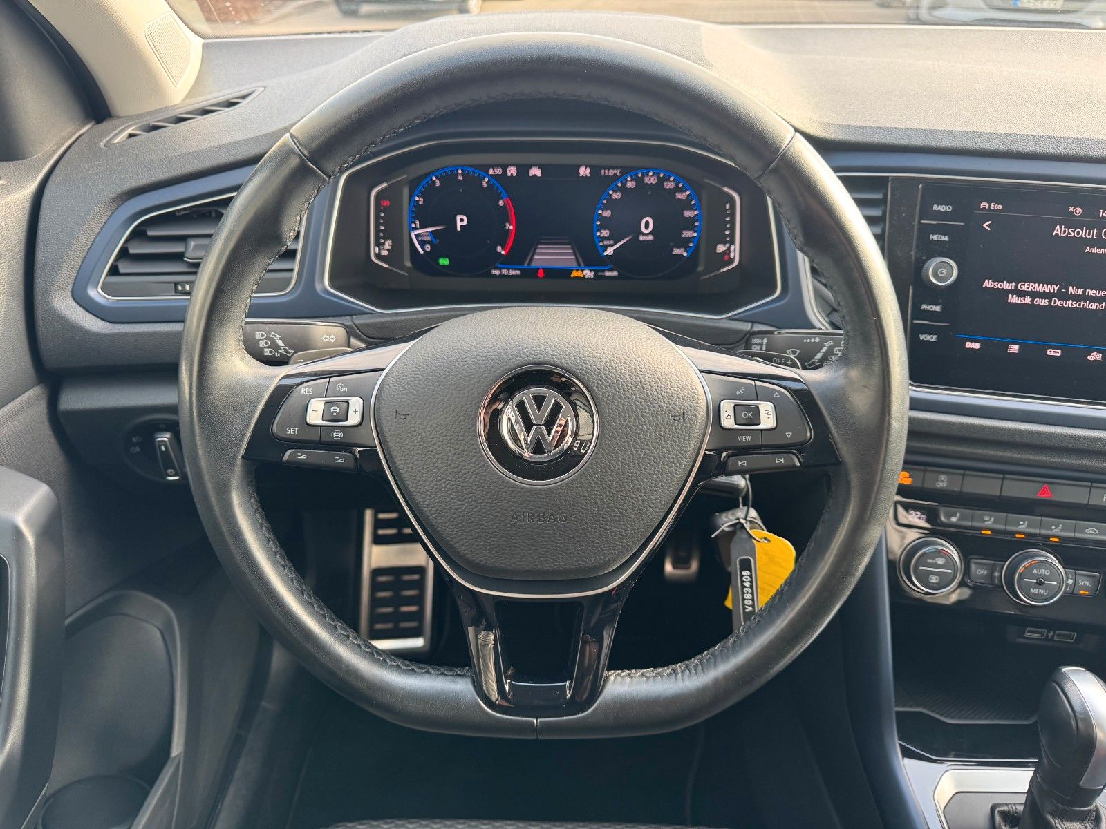 Fahrzeugabbildung Volkswagen T-Roc Style+RLine+AHK+ACC+LED+MirrowLink