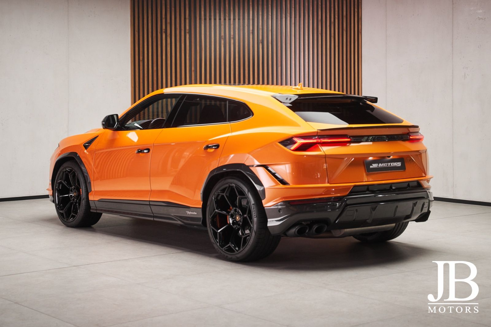 Fahrzeugabbildung Lamborghini Urus Performante Carbon Head-Up Akrapovic