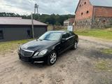 Mercedes-Benz E 250 CDI BlueEfficiency AVANTGARDE - Mercedes-Benz E 250: Cdi Avantgarde