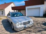 Mercedes-Benz E 220 CDI TÜV Schiebedach - gebrauchte Mercedes-Benz E 220 aus dem Jahr 2001