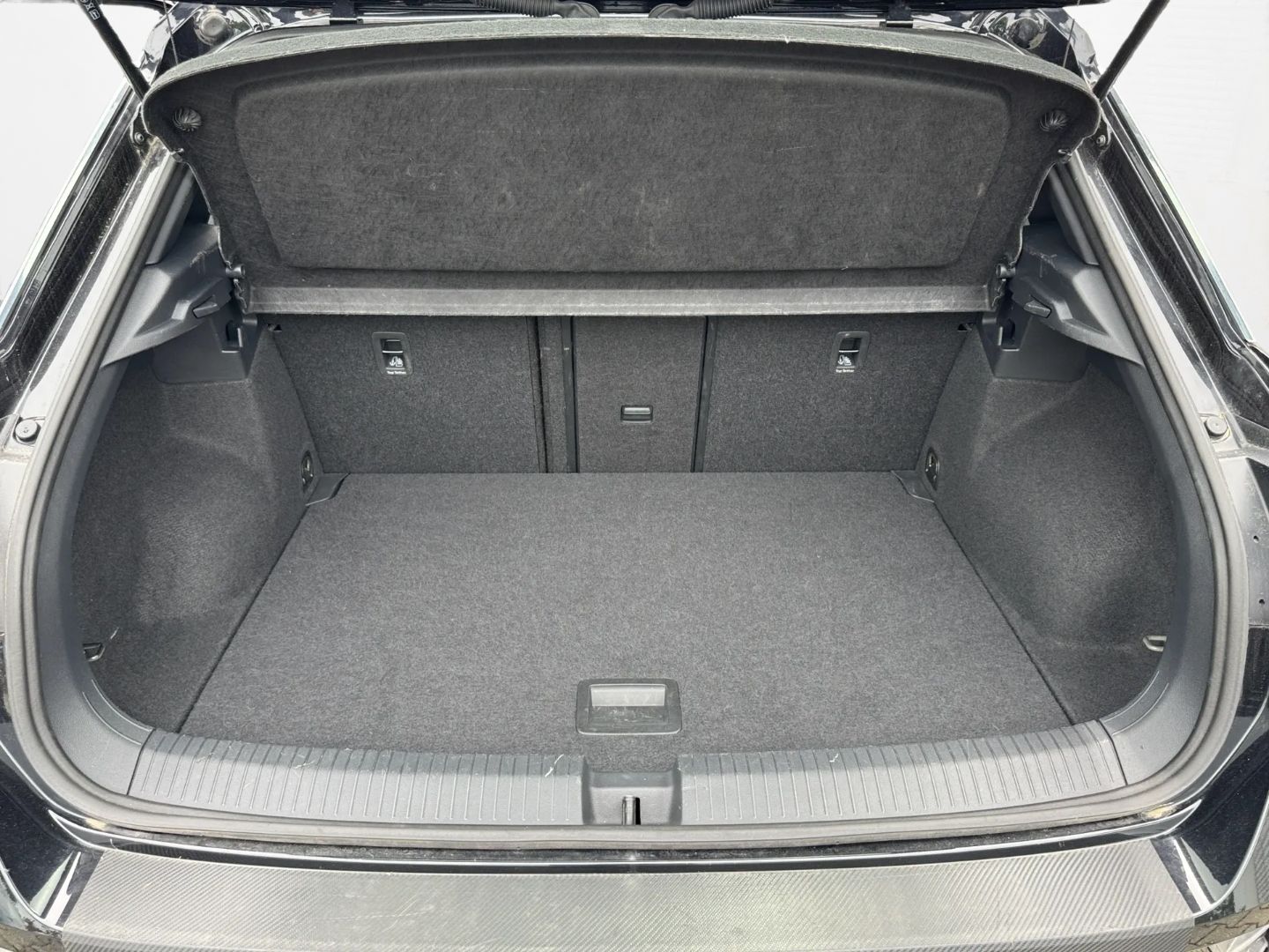 T-Roc 1.0 TSI R-Line *NAVI*LED*IQ.DRIVE*GARANTIE