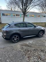 Alfa Romeo Tonale TI 1.5 VGT Hybrid 118kW DCT  - graue Alfa Romeo Tonale