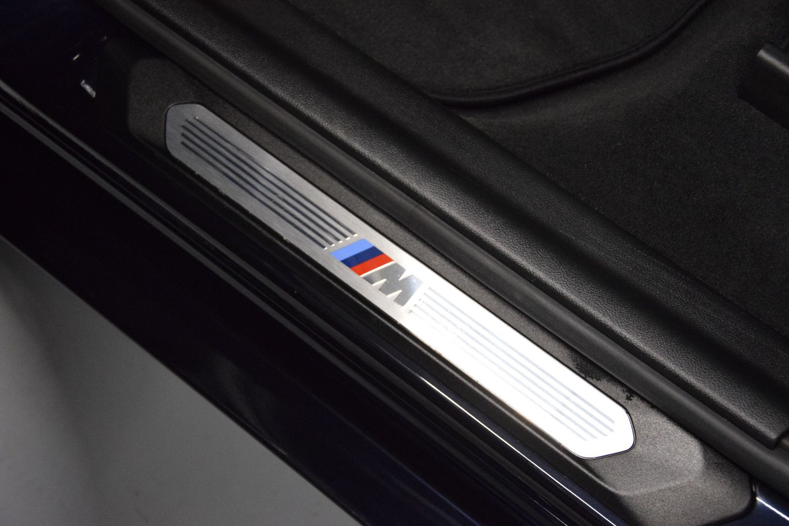 Fahrzeugabbildung BMW X4 xDrive 30 d M Sport Pano HuD Laser ACC AHK