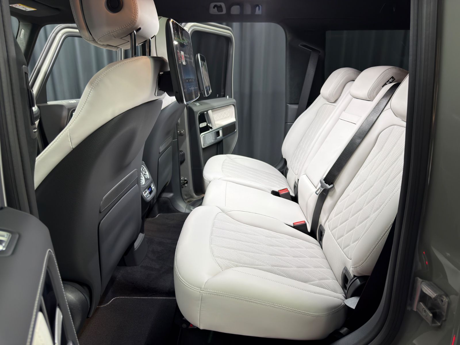 Fahrzeugabbildung Mercedes-Benz G 63 AMG|MY26|A22|PERFORMANCE|TV|VOLL|CARBON|