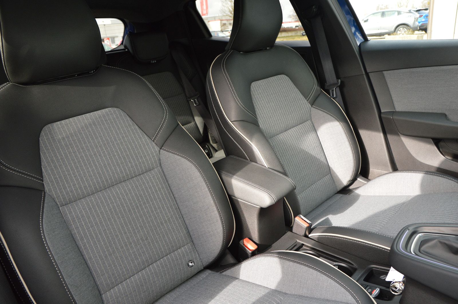 Fahrzeugabbildung Renault Clio V E-Tech Full Hybrid 145 Techno