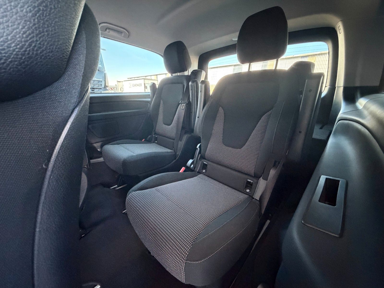 Fahrzeugabbildung Mercedes-Benz V 250 d DISTRONIC AHK2,5to Kamera