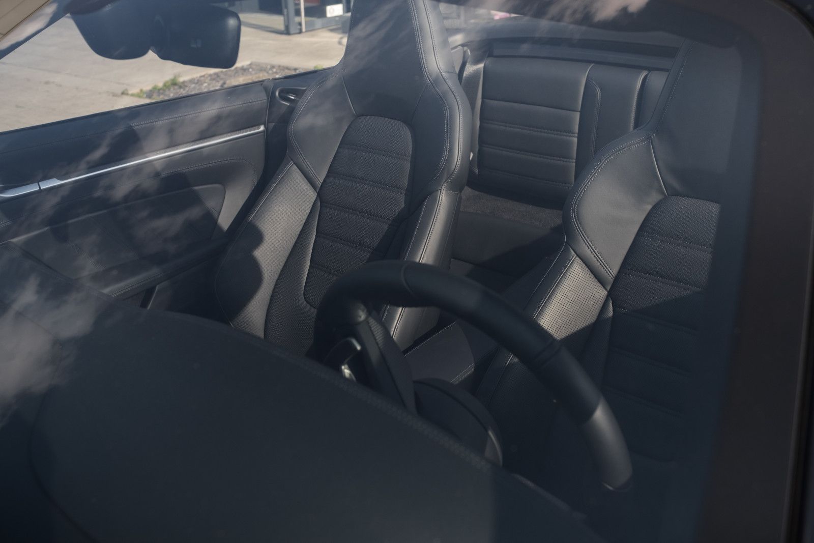 Fahrzeugabbildung Porsche 992/911 Turbo Cabrio-Lift-PDCC-LED-Burmester