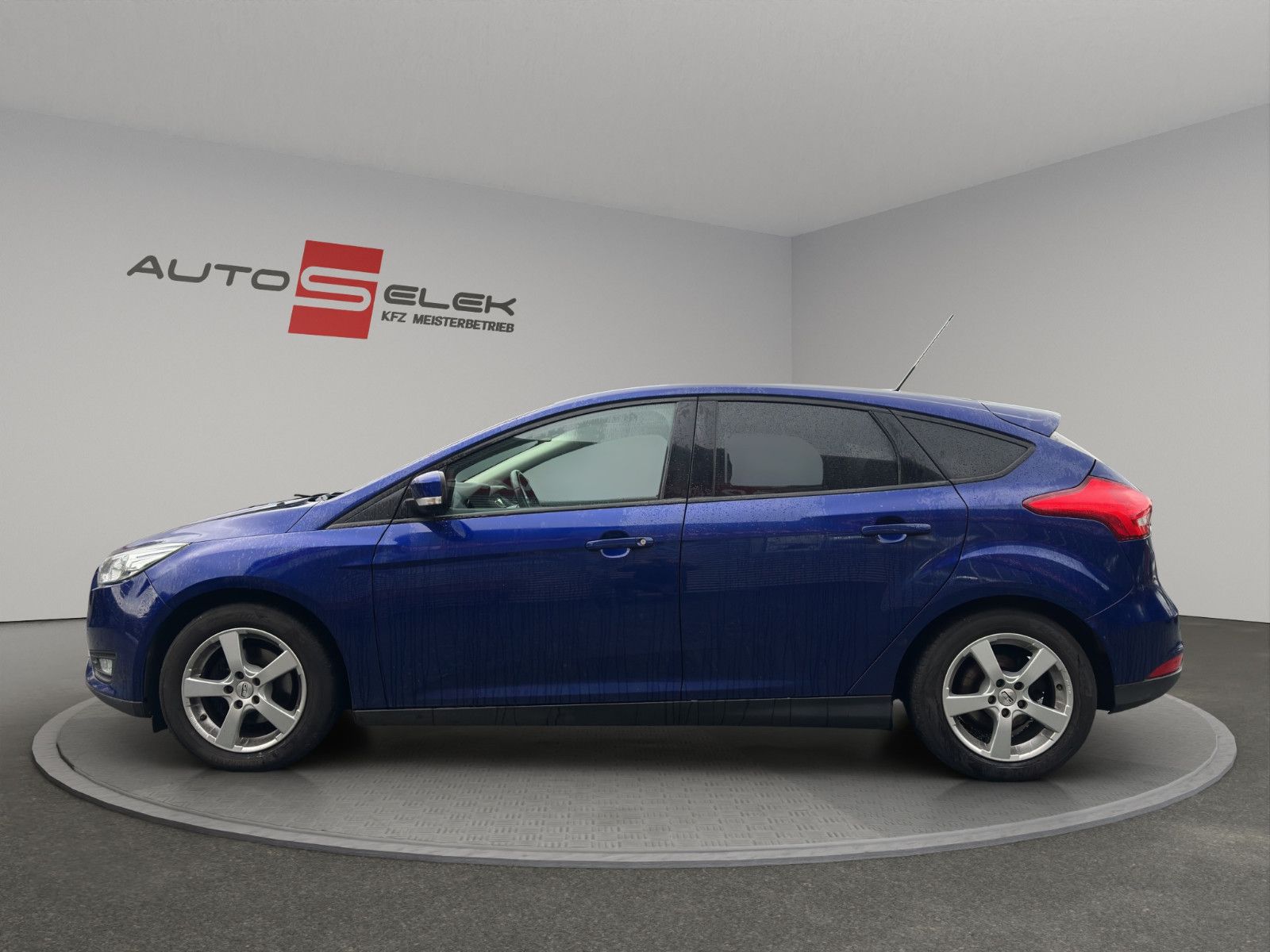 Fahrzeugabbildung Ford Focus Lim. Trend