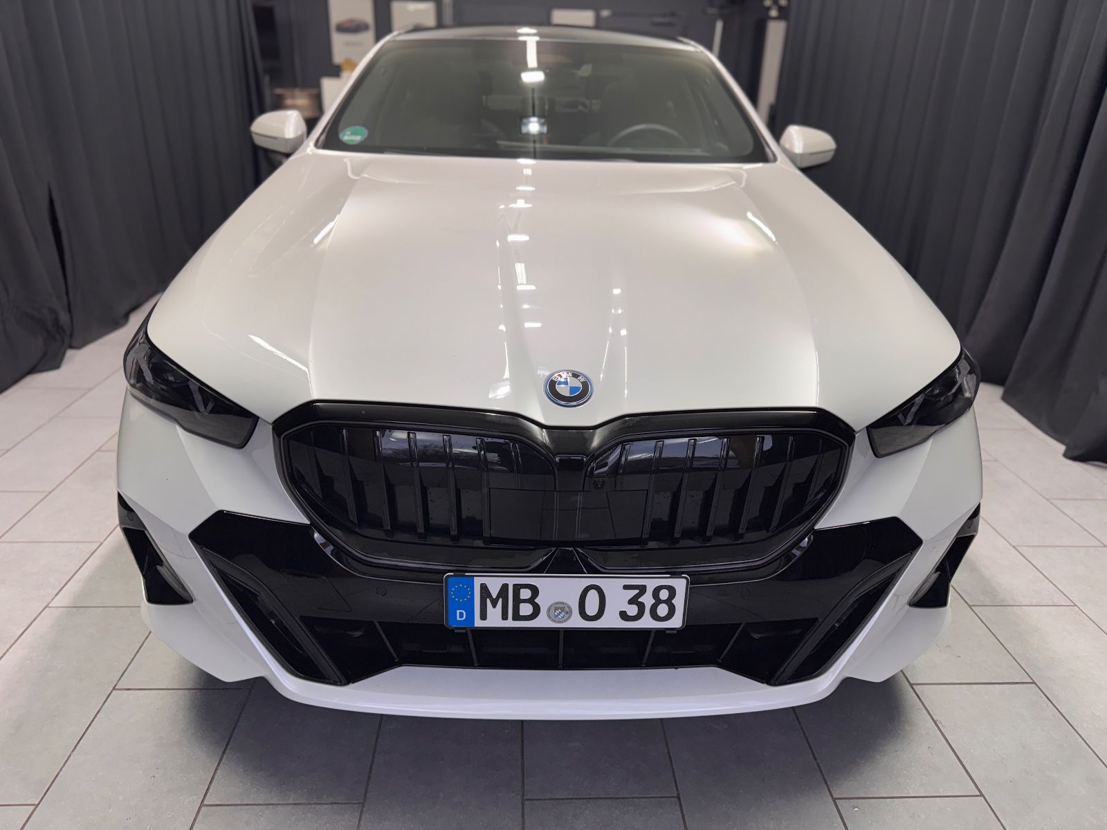 Fahrzeugabbildung BMW 550e Lim. xDrive M SPORT|CARBON|PANO|21 ZOLL|