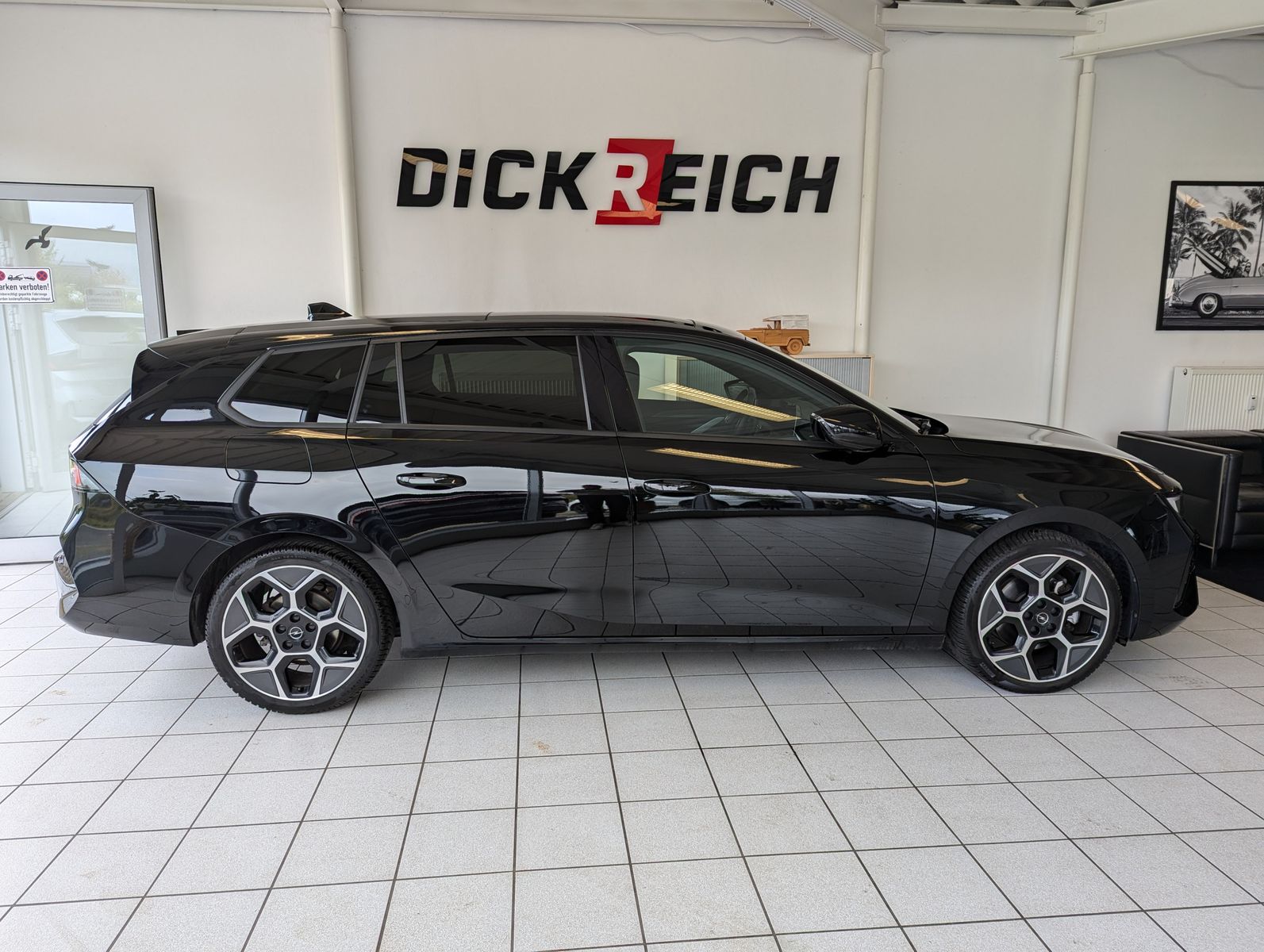 OPEL Astra 1.2 Ultimate Leder-Nappa Sitzlüft AHK Pano - Image 8