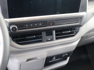 Volkswagen T7 Transporter 2.0TDI AUT110KW KR LED FLÜGEL AHK