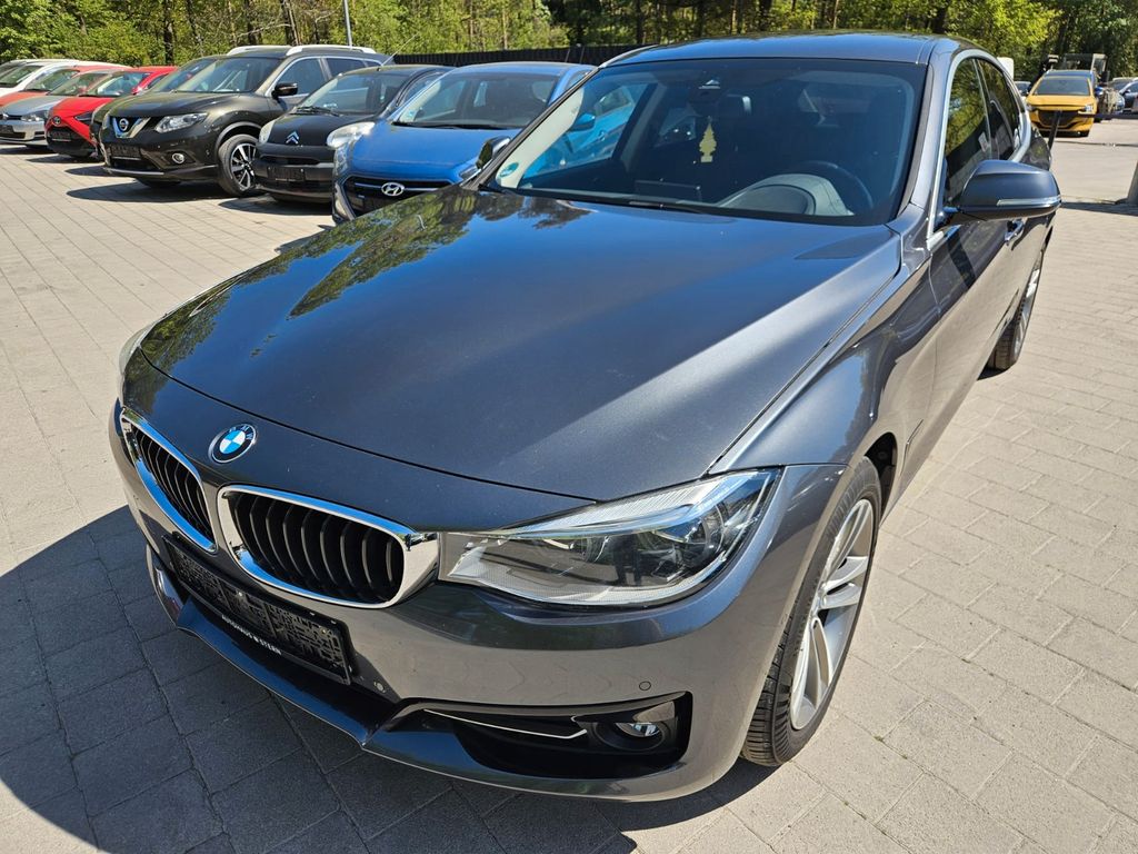 Image of BMW 330