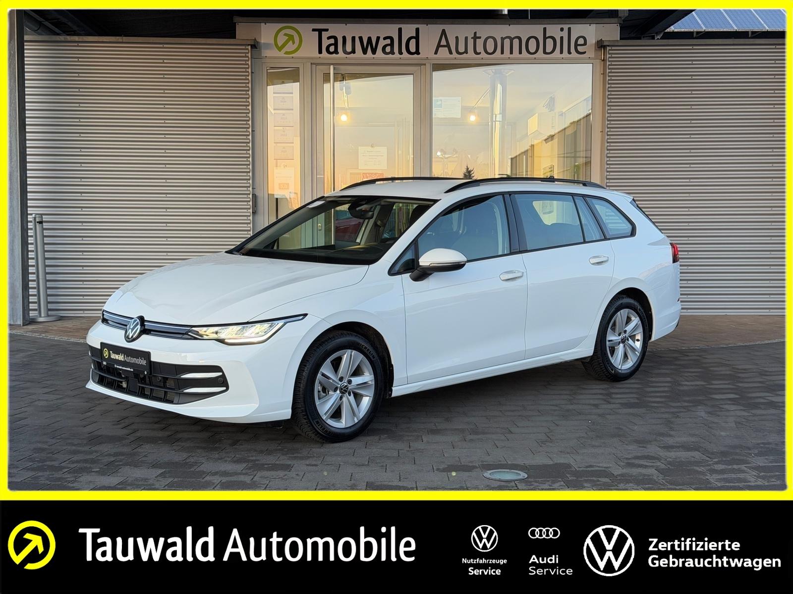 Volkswagen Golf VIII Variant 1.5 TSI Life HUD/ACC/LED/SHZ/A