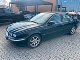 Jaguar X-Type 2.0 V6 Executive - Jaguar X-Type Executive mit Benzin-Antrieb