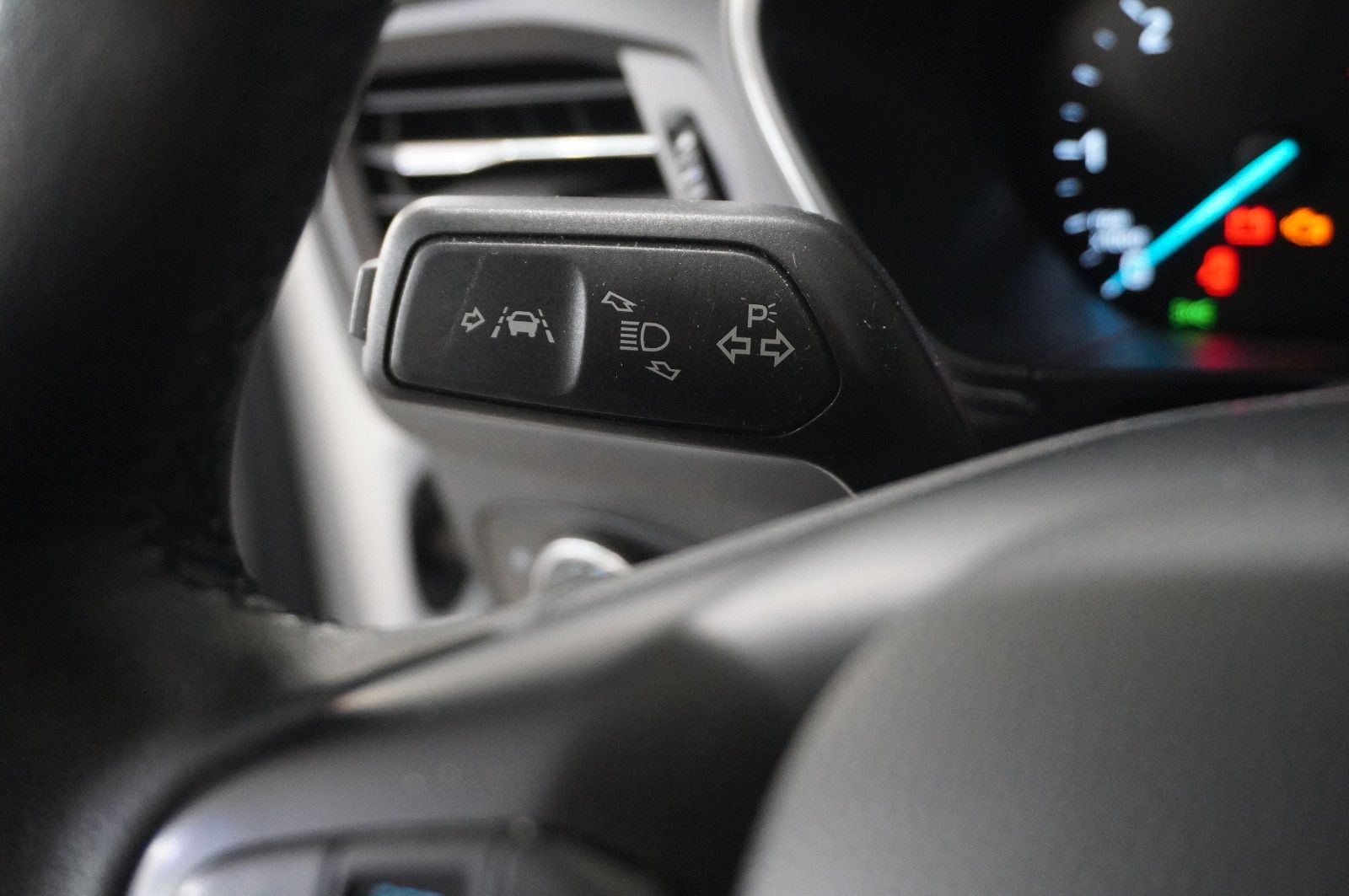 Fahrzeugabbildung Ford Focus Turnier 1.5D TITANIUM NAVI/LED/KAMERA/DAB+