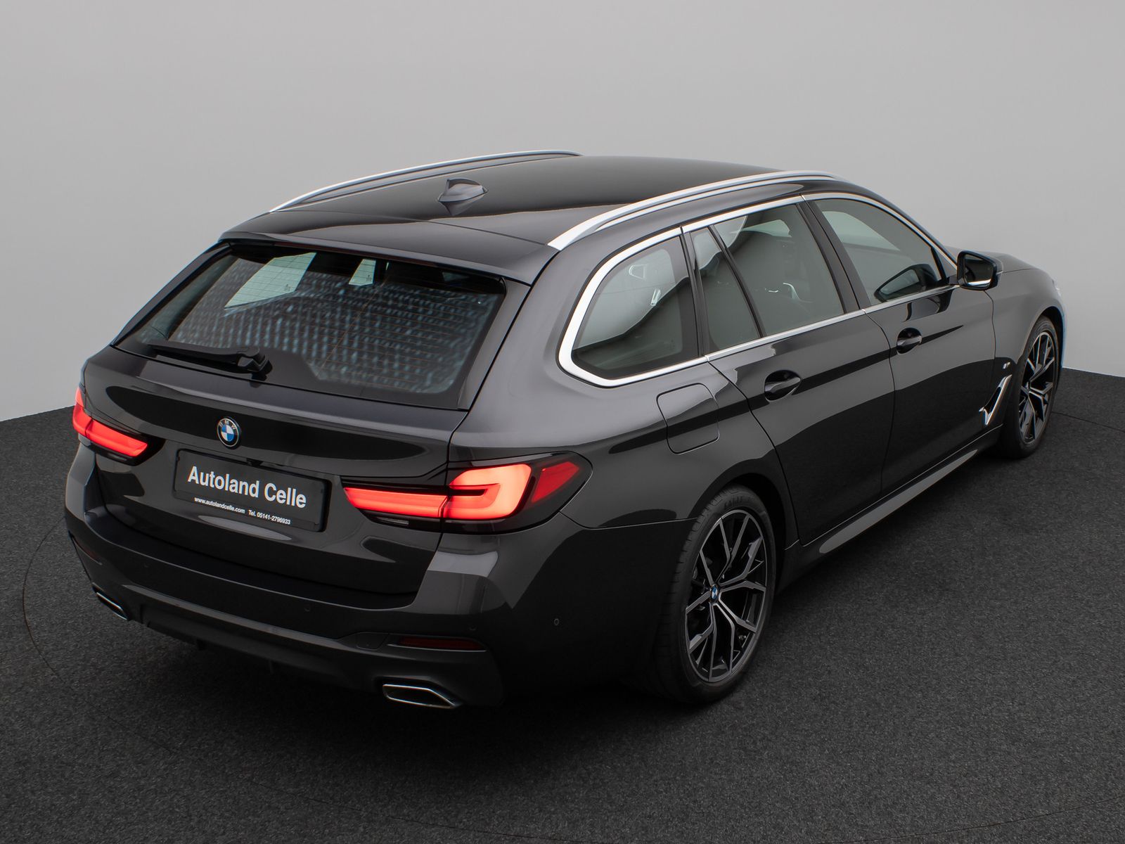 Fahrzeugabbildung BMW 520d xD M Sport Laser Kamera HUD DAB HiFi 19Zoll