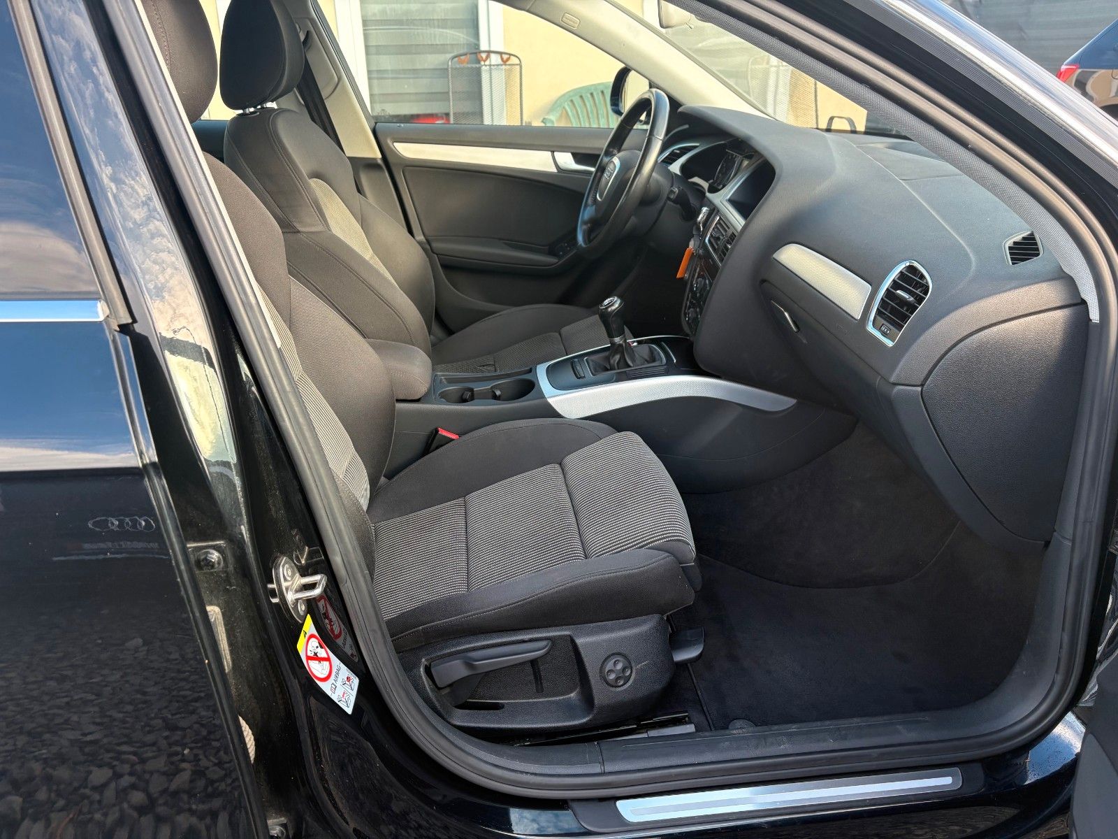 Fahrzeugabbildung Audi A4 2.0 TFSI Limo Ambition Xenon SPORTSITZE 1.HAN