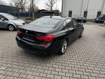 BMW 750 - 6