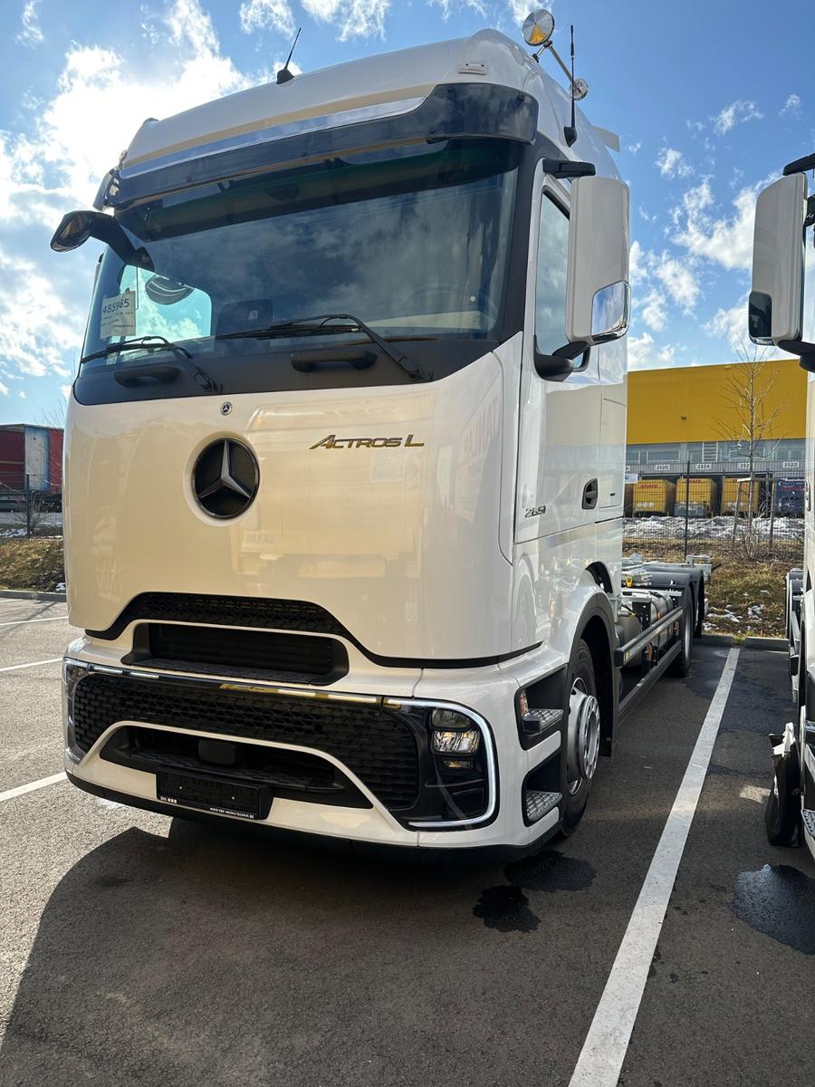 Mercedes-Benz Actros L  2551