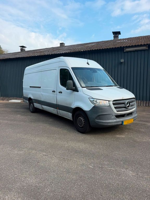Image of Mercedes-Benz Sprinter