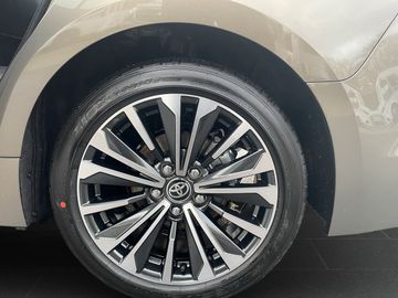 Toyota Corolla TS 1.8 Hybrid Team D *2xPDC*LED*SHZ*NAV*