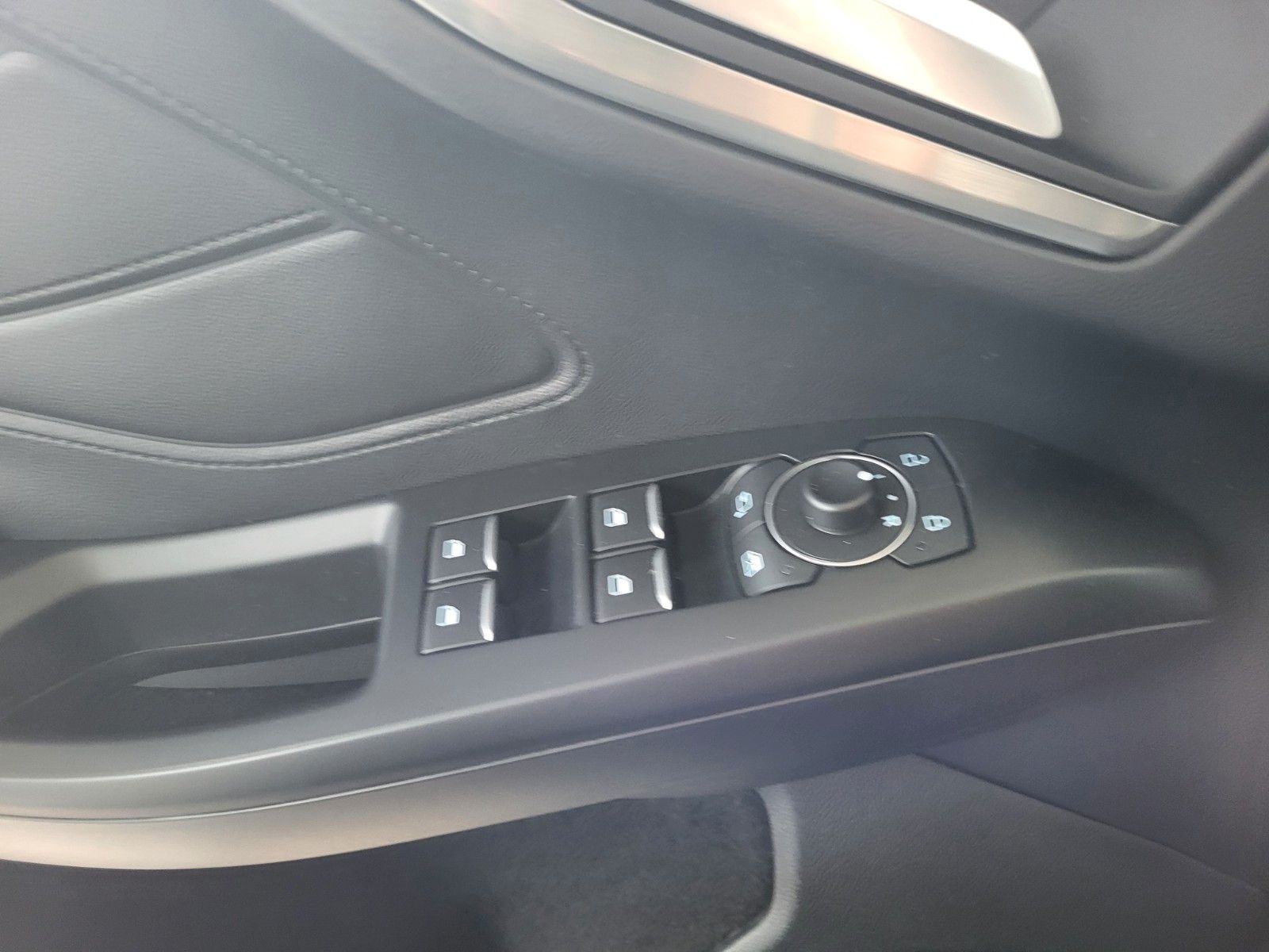 Fahrzeugabbildung Ford Focus Lim./WINTER-P/KEYFREE/NAVI/TEMPOMAT/LED