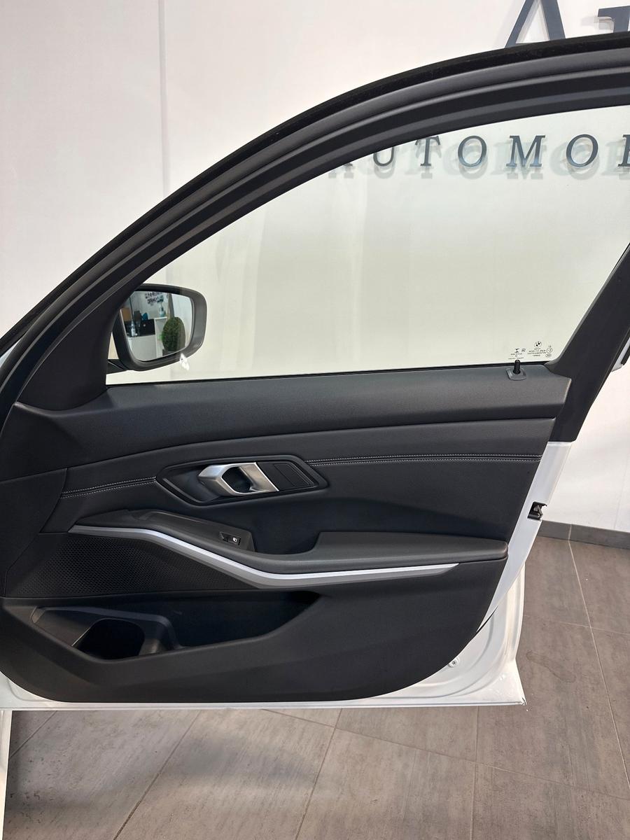 BMW 320 d Touring xDrive Advantage NAV+LED+AHK+18ZOLL, миниатюра 11