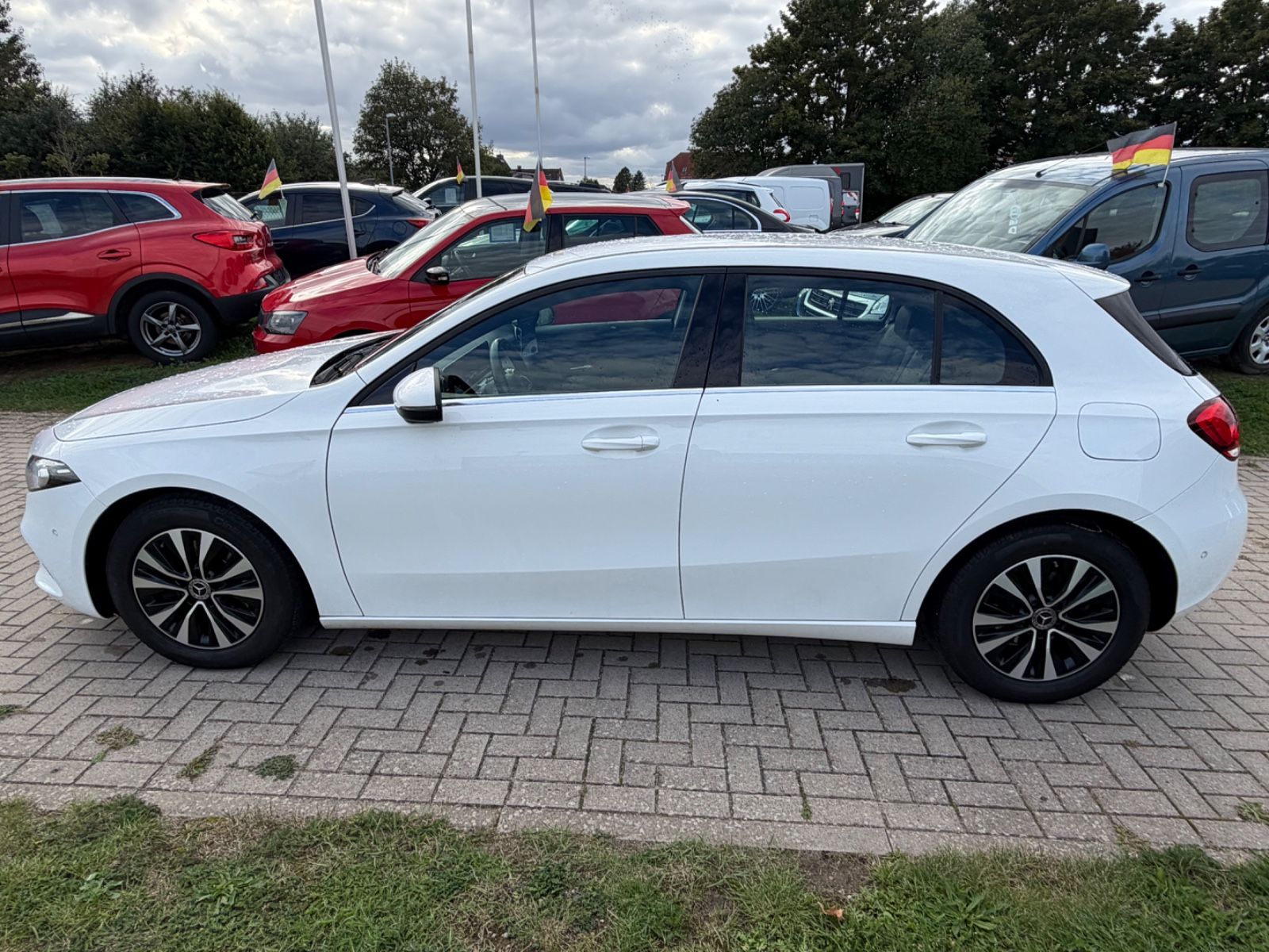 Mercedes-Benz A 200 d LED Kamera Automatik Navi Teilleder SHZ foto 4