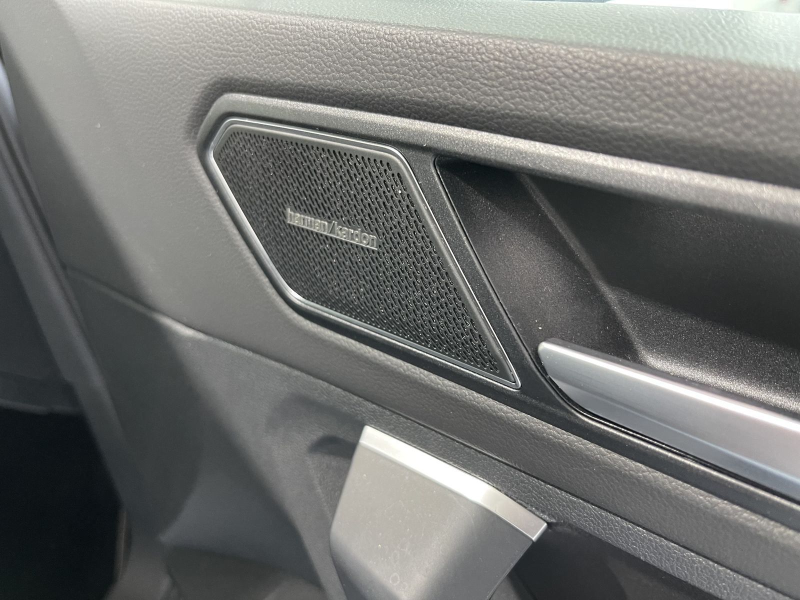 Fahrzeugabbildung Volkswagen Tiguan R-Line 2.0 TDI*4Motion*AHK*Cam*Q.DRIVE*