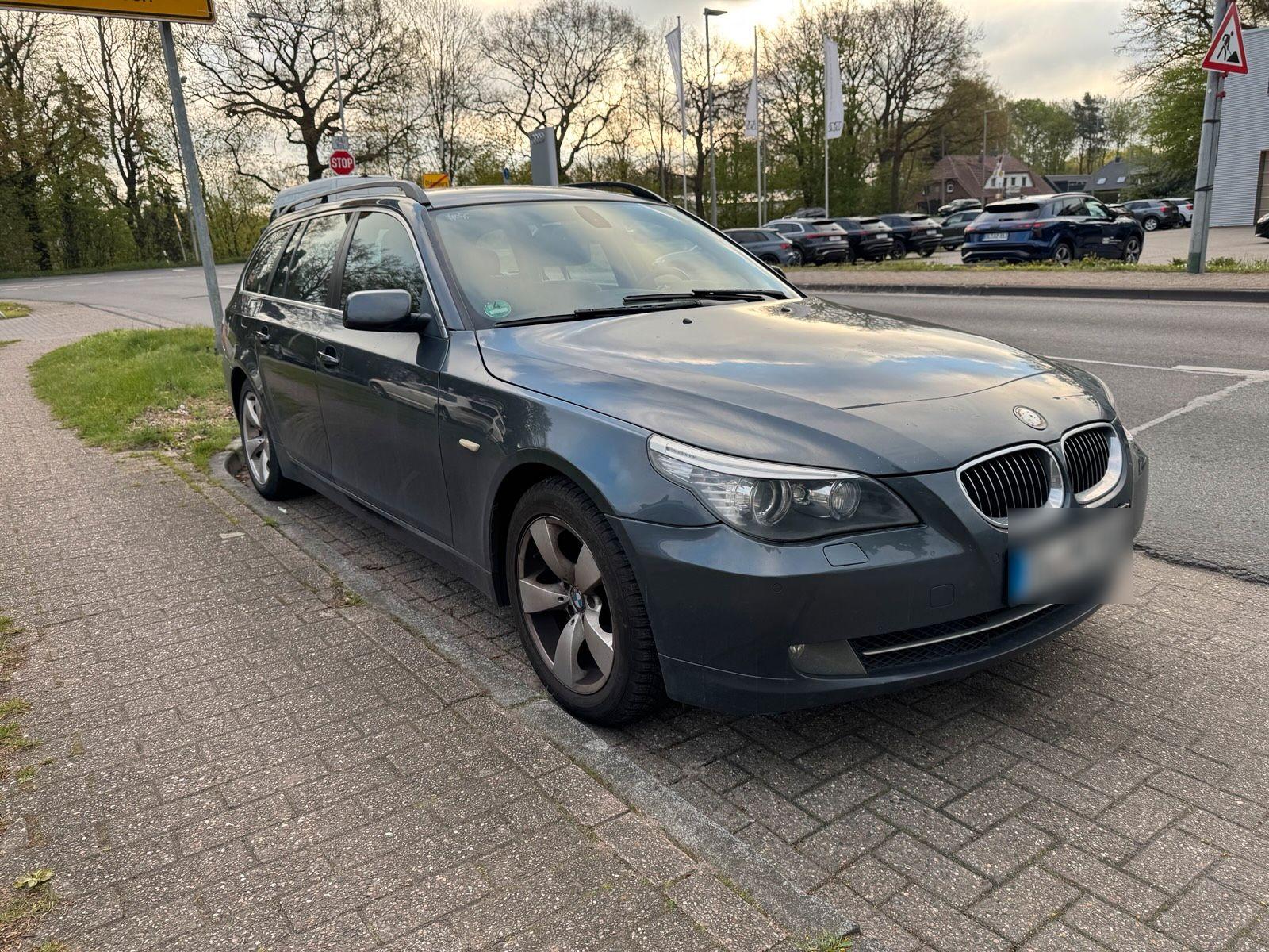 BMW 525 2008 — rear view