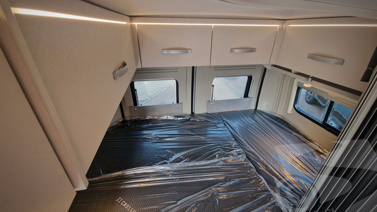 Fahrzeugabbildung Crosscamp Camper Van 540 Opel Rahmenfenster