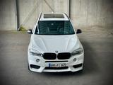 BMW X5 M50 M50d - Schnitzer, TV, Panorama, AHK - weiße BMW X5 M50