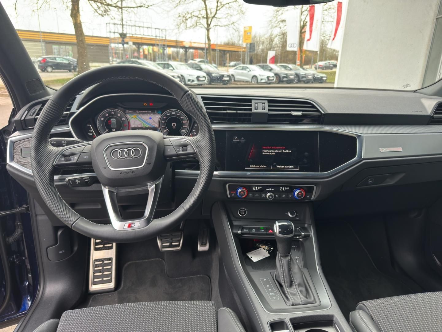 Fahrzeugabbildung Audi Q3 TFSI e S line Q3 45 TFSIe S tronic Business A