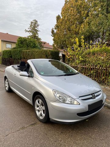 Peugeot 307cc mit Kamera Scheckheft gepfle...